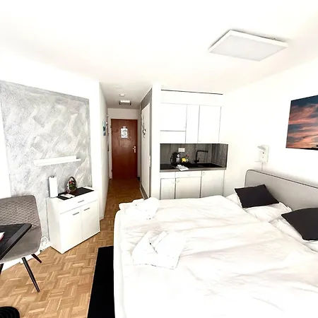 Im Zentrum- Schwimmbad Und 400m Von Skiliften Entfernt By Interhome * 圣莫里茨