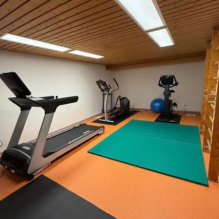 Im Zentrum- Schwimmbad Und 400m Von Skiliften Entfernt By Interhome