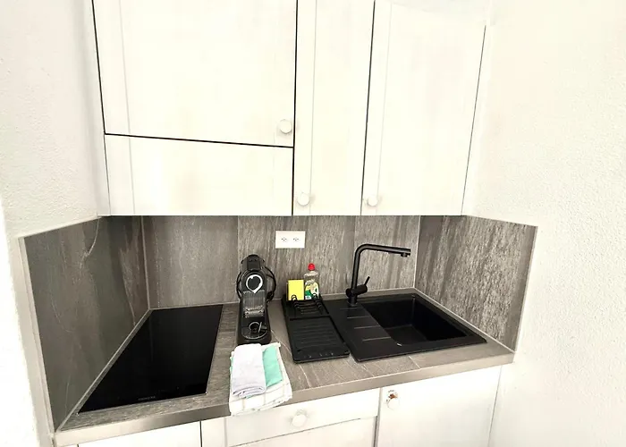 Im Zentrum- Schwimmbad Und 400m Von Skiliften Entfernt By Interhome Apartman St. Moritz