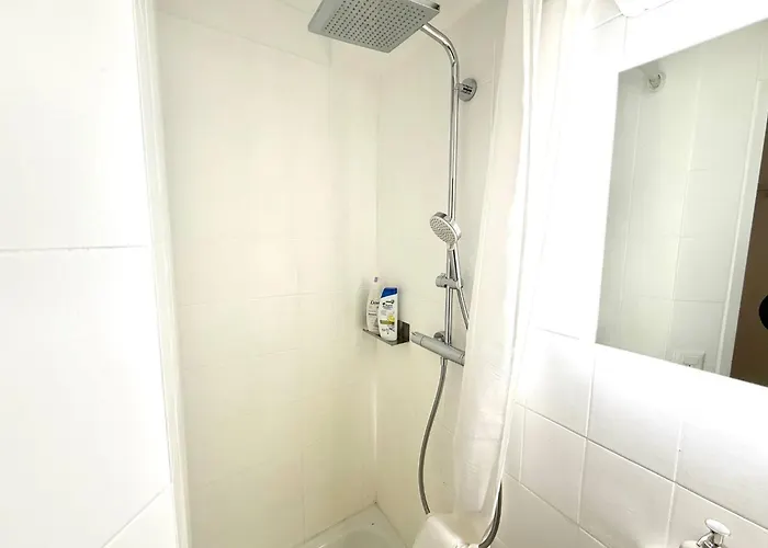 Im Zentrum- Schwimmbad Und 400m Von Skiliften Entfernt By Interhome Apartman *